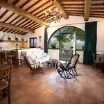 Scappo In Umbria, Torre Angelina * تودي